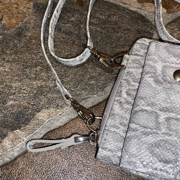 NEW Crossbody Bag - Picture 5 of 9